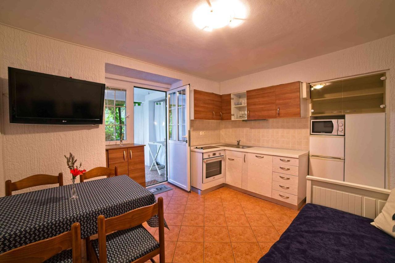 Beach Villa Ema Supetarska Draga Exterior photo