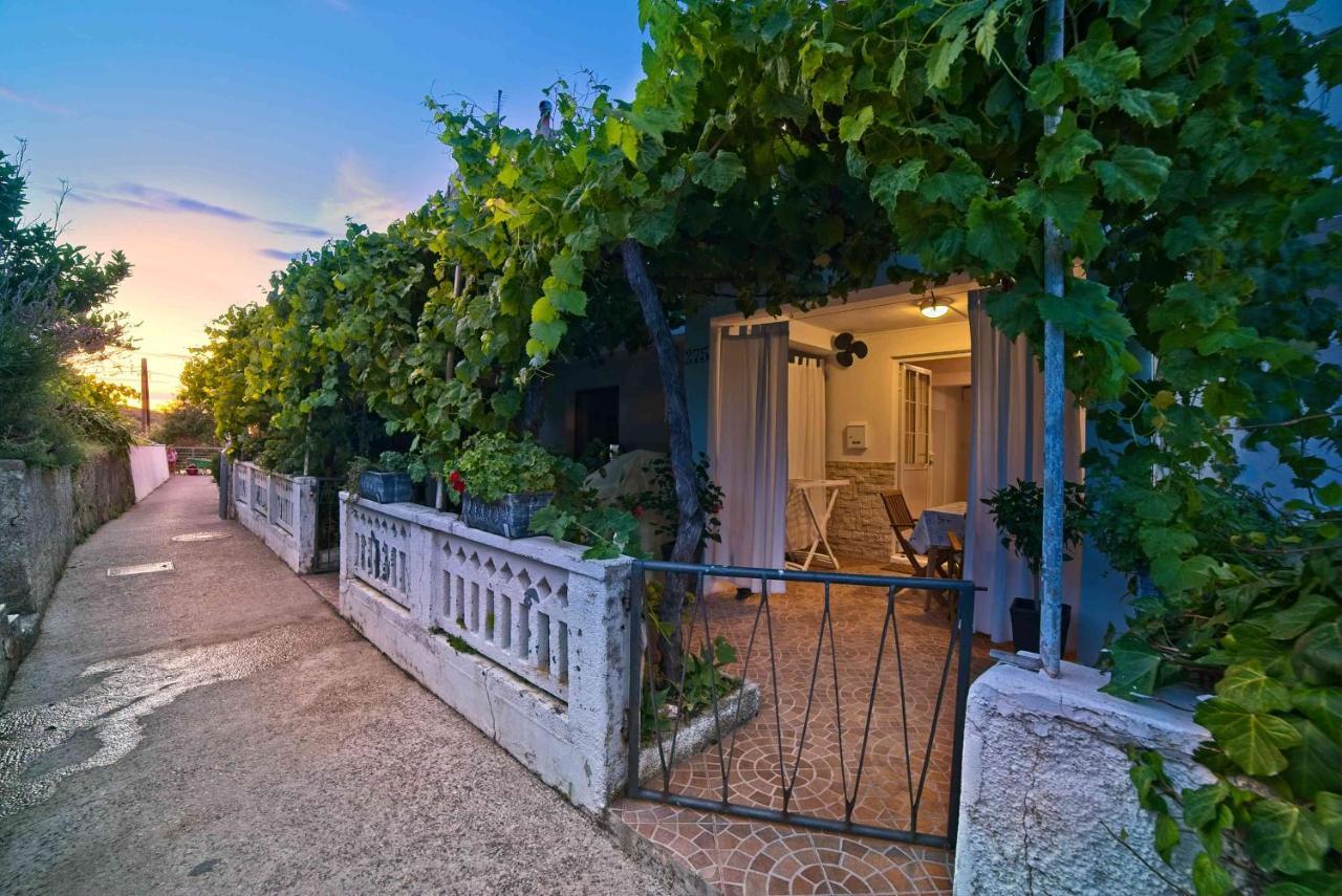 Beach Villa Ema Supetarska Draga Exterior photo